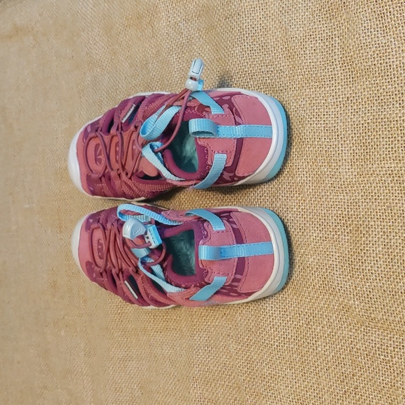 Keen Moxie Sandals Kid's Sz 2, Pink/Baby Blue, Excellent Condition, No Box - Picture 5 of 7